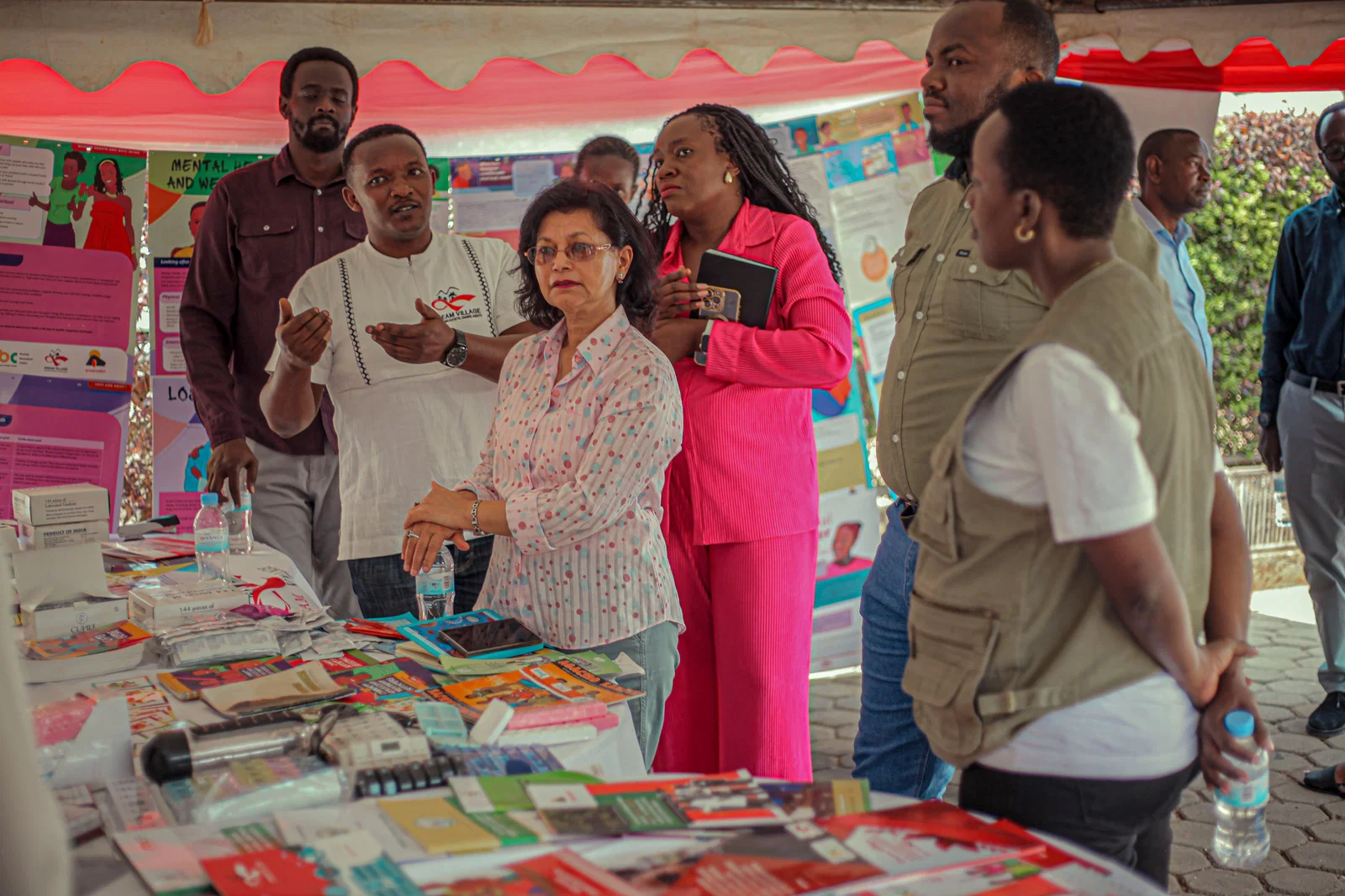 UNAIDS visiting Dream Village Exhibition ()